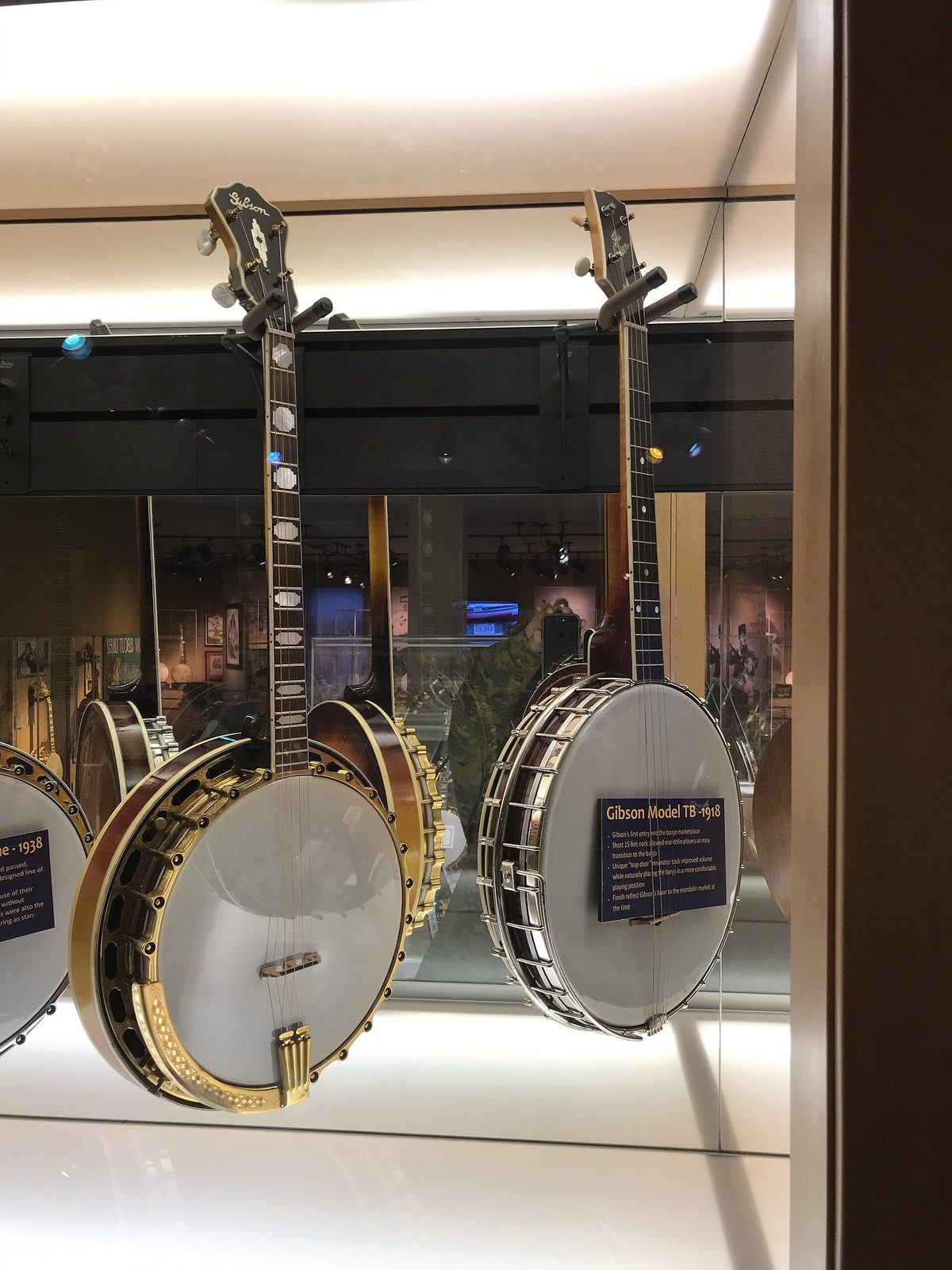 A tenor banjo
